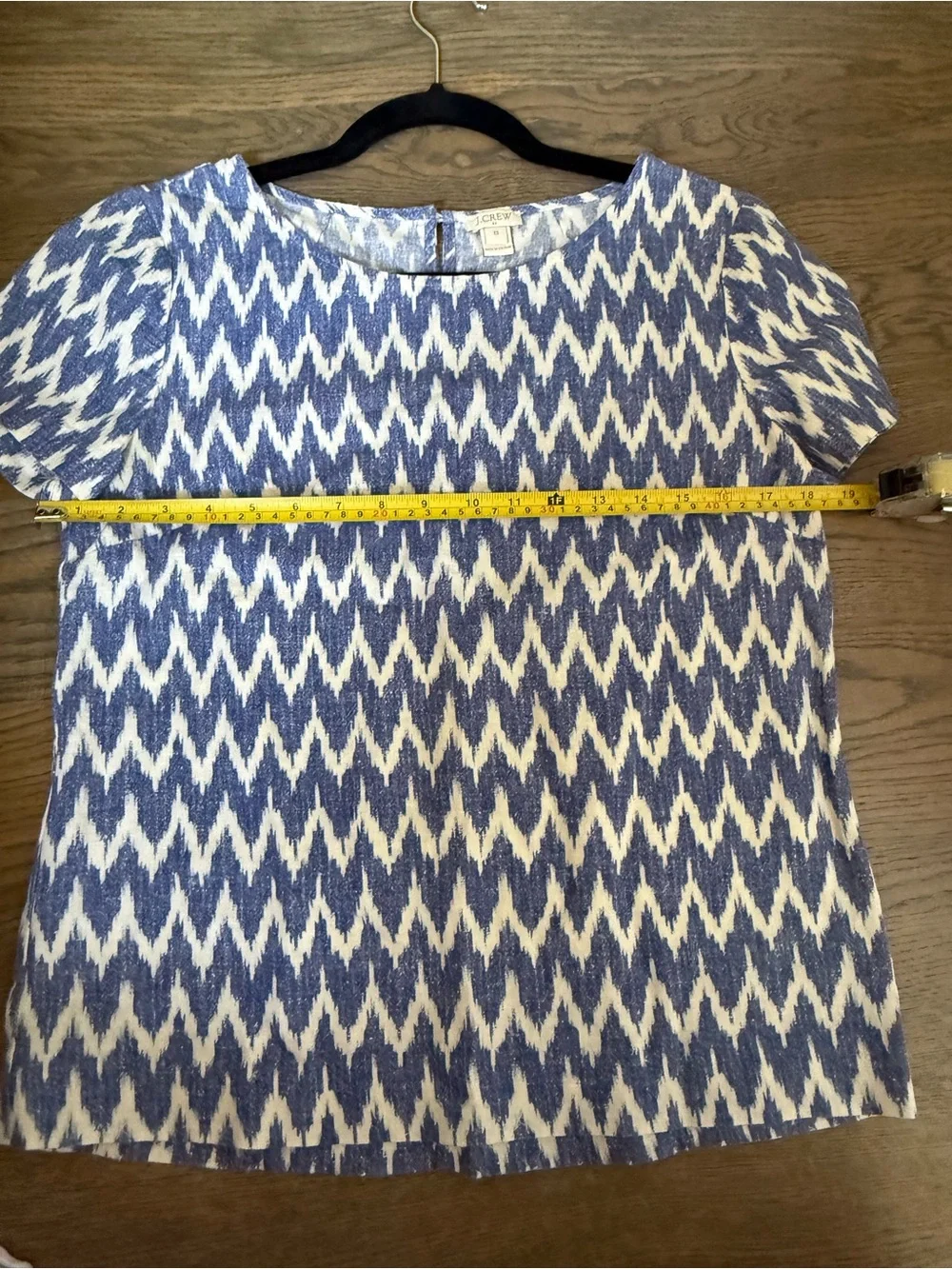 J. Crew Blue & White Ikat Short Sleeve Top size XS fits like a S. EUC.